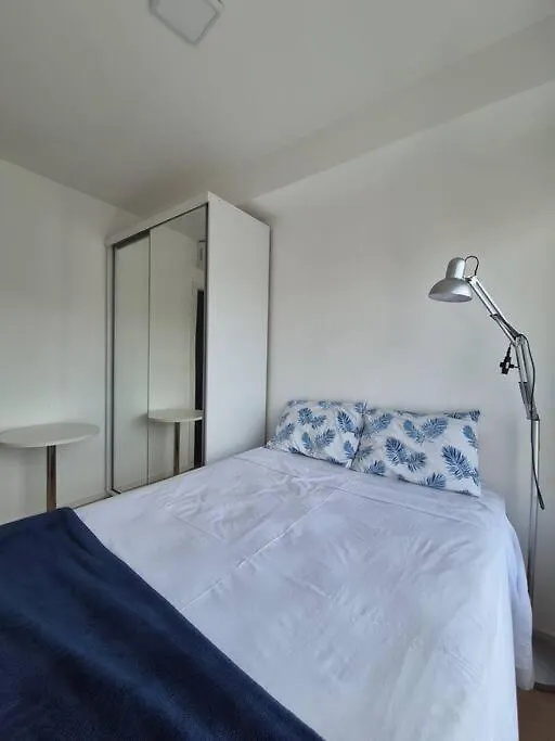 1 Dorm Suite -Itaim Bibi A 5 Min Av Faria Lima Und1903 Sao Paulo 0*,  Brazil